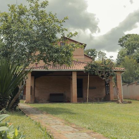 Em Tiradentes, Minas Gerais, Casa Tipica E Espacosa Em Terreno Arborizado エクステリア 写真