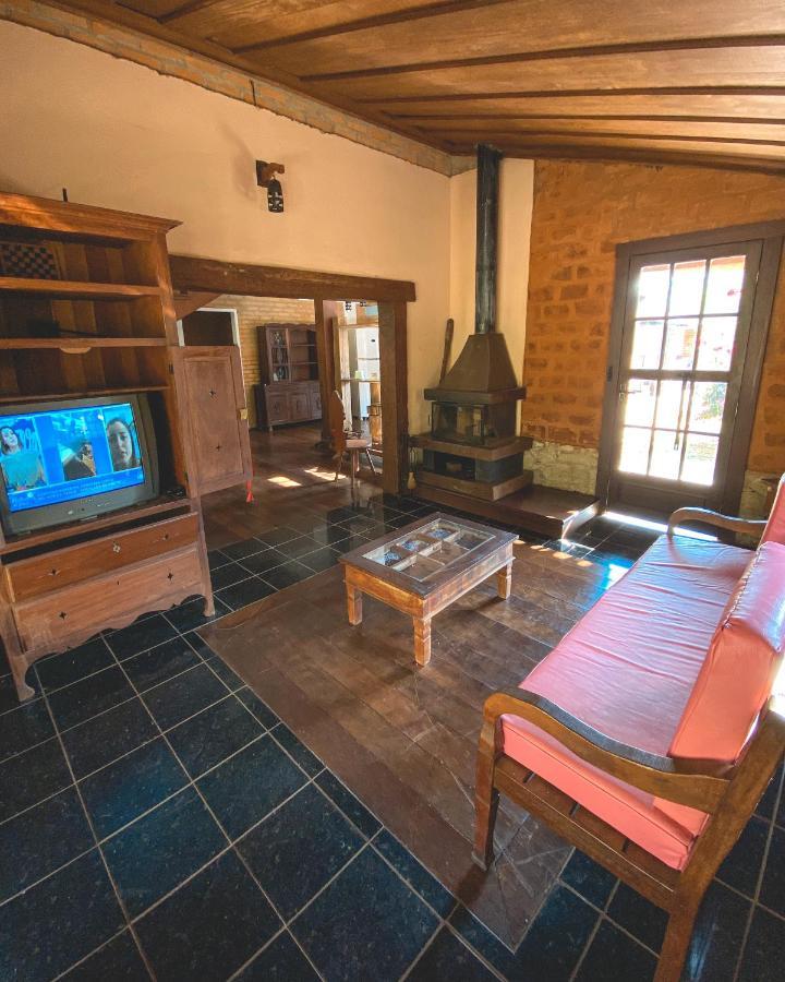 Em Tiradentes, Minas Gerais, Casa Tipica E Espacosa Em Terreno Arborizado エクステリア 写真