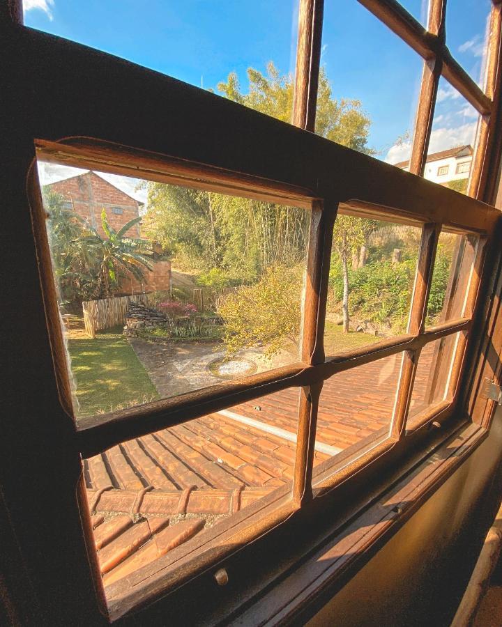 Em Tiradentes, Minas Gerais, Casa Tipica E Espacosa Em Terreno Arborizado エクステリア 写真